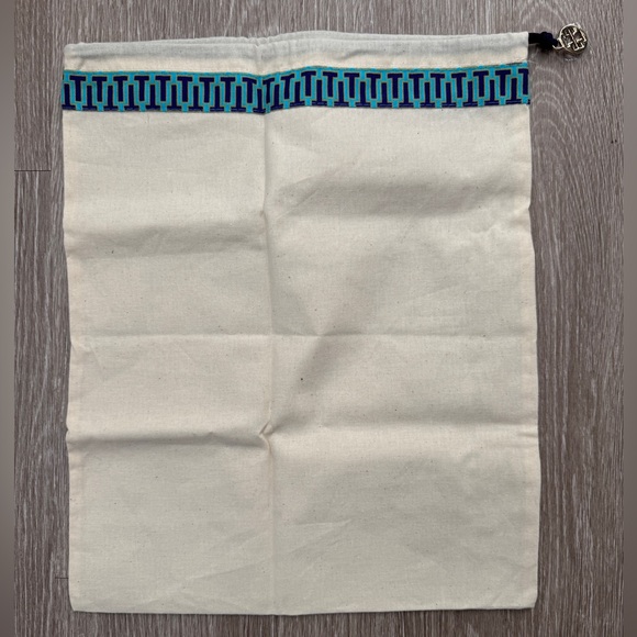 Tory Burch 12"x15" Drawstring DUST BAG for Shoes/Handbags Gold Logo Charm (New) - Picture 2 of 2